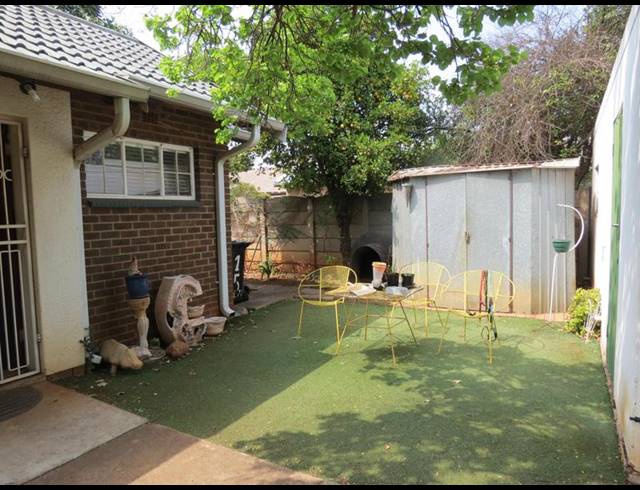 3 BEDROOM HOUSE FOR SALE IN GERMISTON CENTRAL